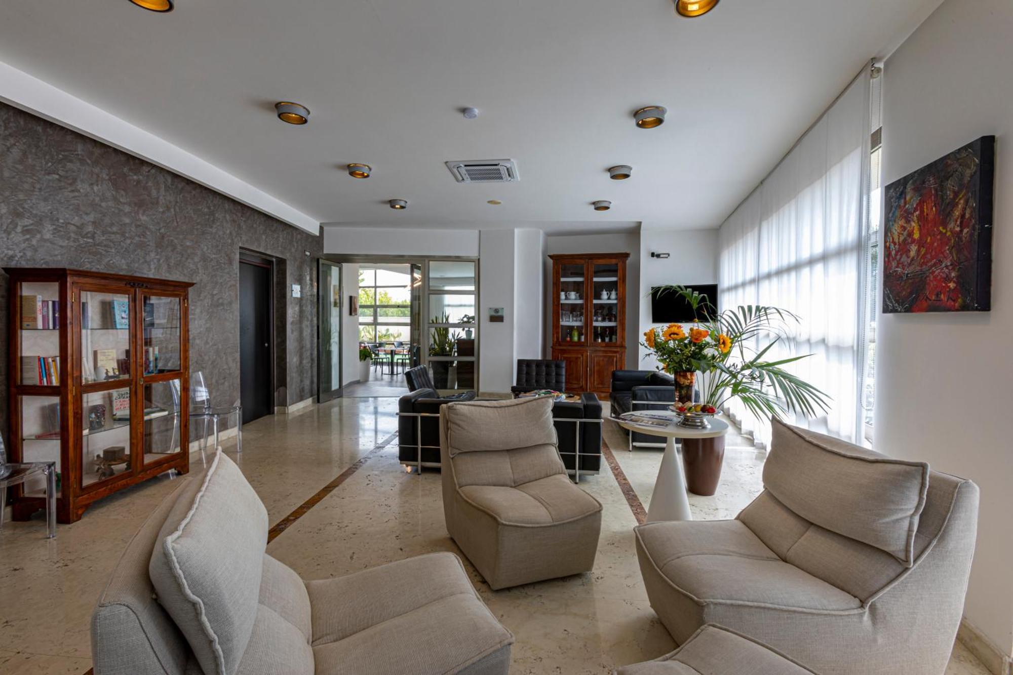 Albatros Hotel Szirakúza Kültér fotó